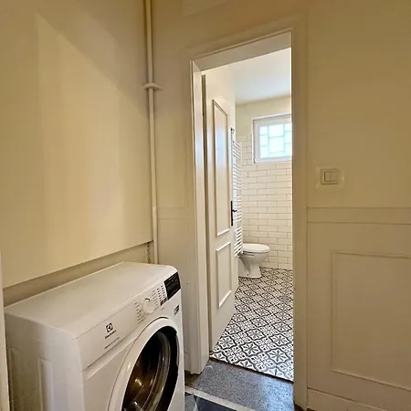 Romantic 1bdr Near Eagle Bridge - Fast Wi-fi Appartamento *