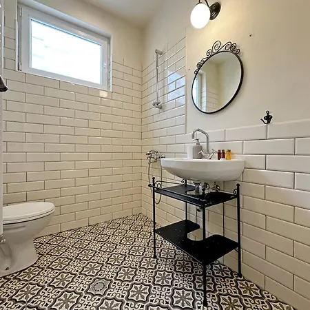 Romantic 1bdr Near Eagle Bridge - Fast Wi-fi דירה