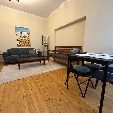 Romantic 1bdr Near Eagle Bridge - Fast Wi-fi