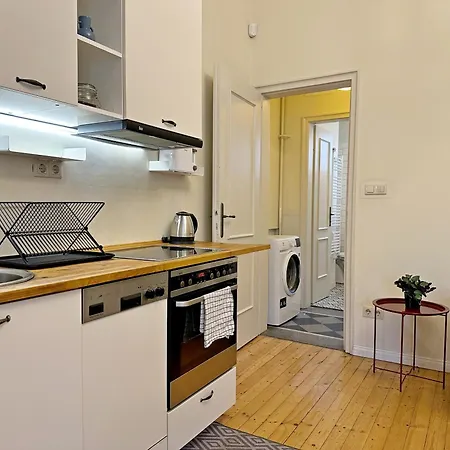 דירה Romantic 1bdr Near Eagle Bridge - Fast Wi-fi *