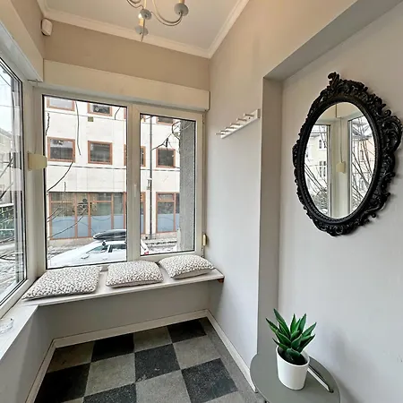 Romantic 1bdr Near Eagle Bridge - Fast Wi-fi סופיה
