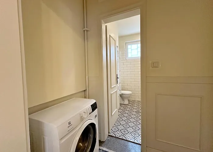 Romantic 1bdr Near Eagle Bridge - Fast Wi-fi アパート *