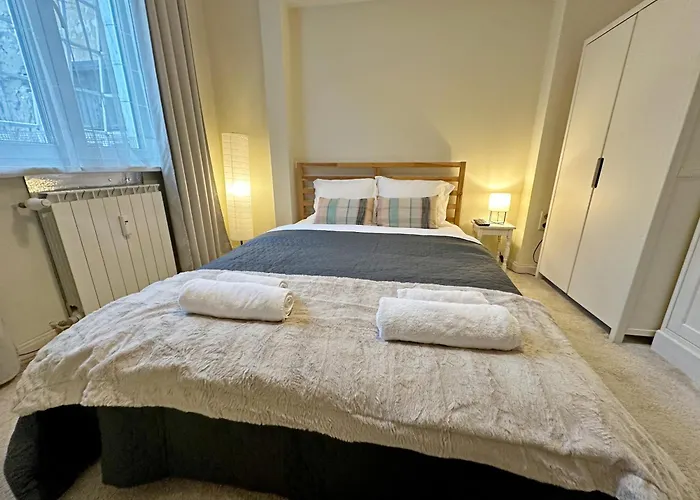 Apartamento Romantic 1bdr Near Eagle Bridge - Fast Wi-fi Sofía