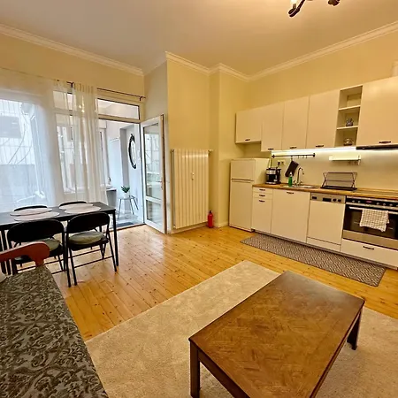 Romantic 1bdr Near Eagle Bridge - Fast Wi-fi * Sófia