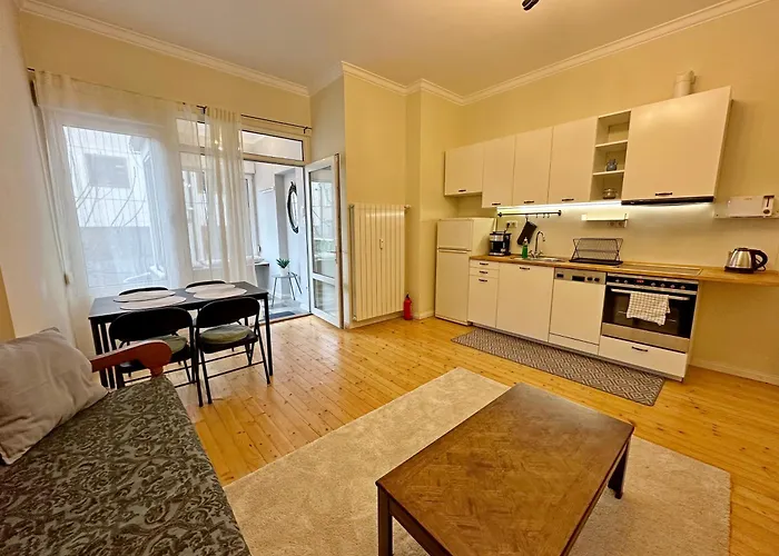 Romantic 1bdr Near Eagle Bridge - Fast Wi-fi * Sófia