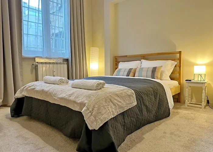 Romantic 1bdr Near Eagle Bridge - Fast Wi-fi * Sófia